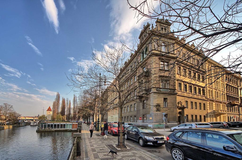 Riverside Apartment Praha Eksteriør bilde